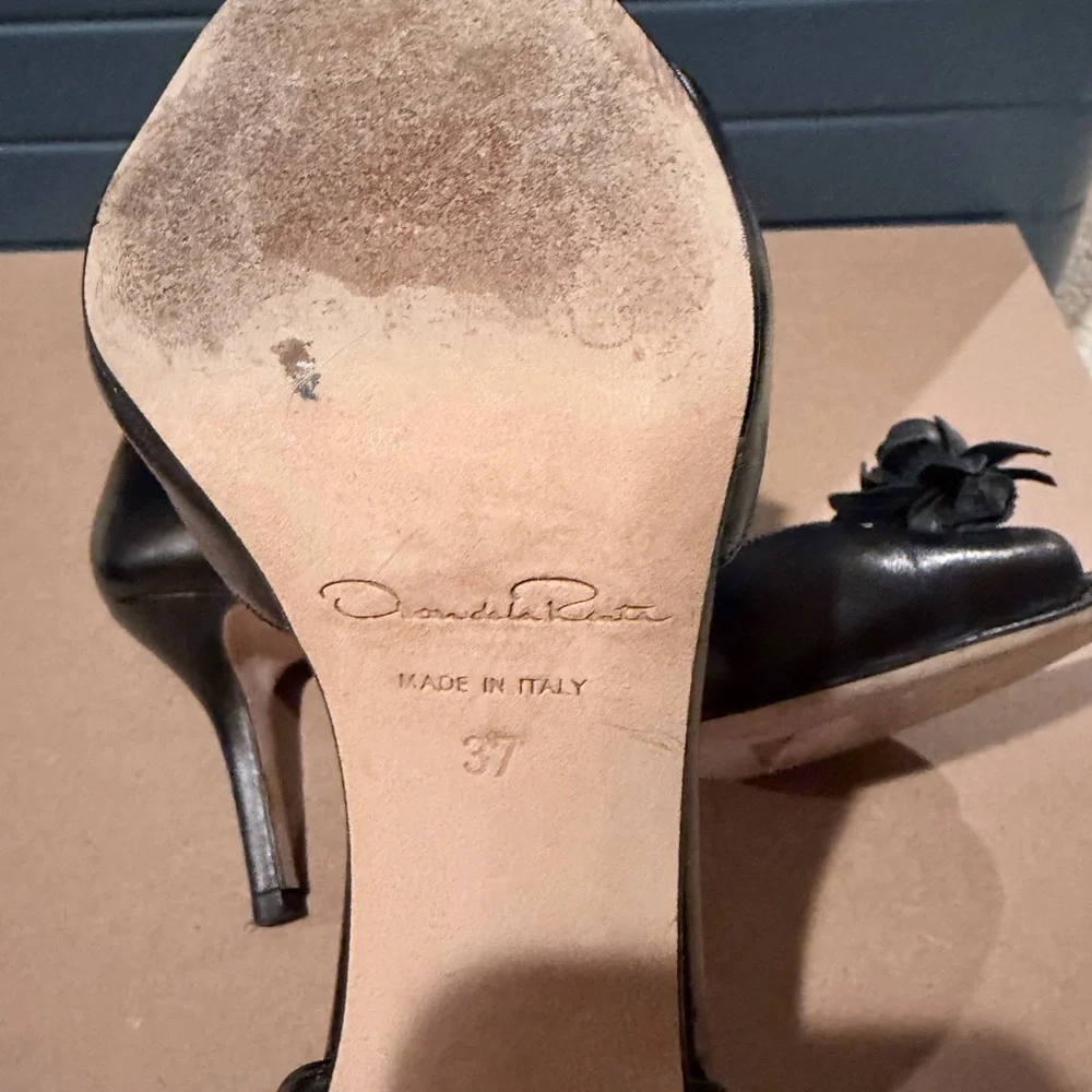 Oscar de la Renta chic black